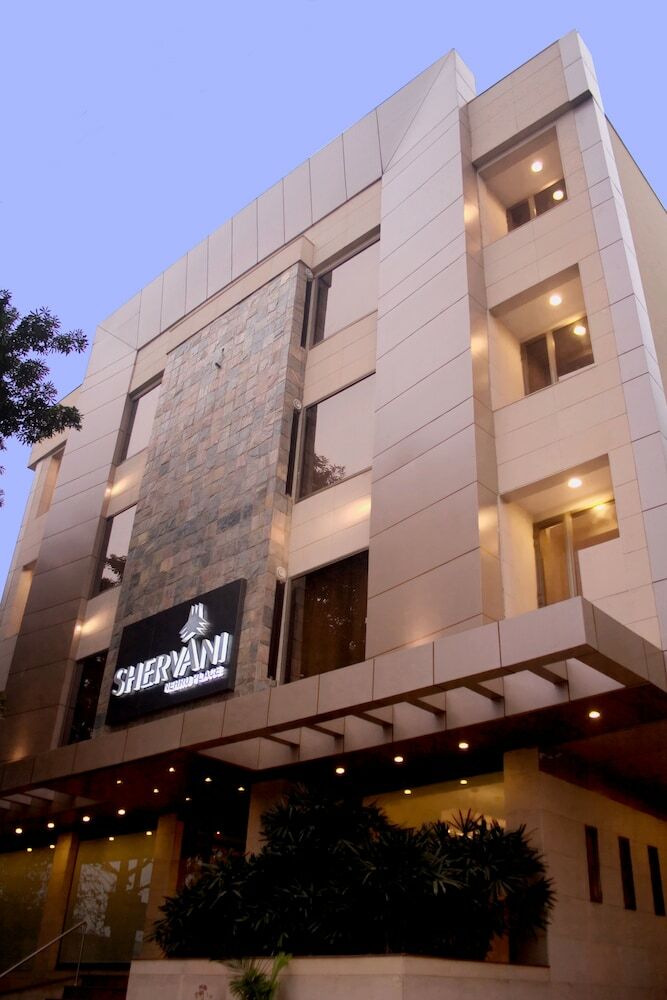 Shervani Nehru Palace Hotel