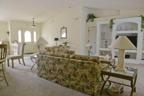 Great Villa, Private Pool, Located At Golf Course