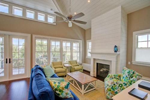 602 Carolina Boulevard Home