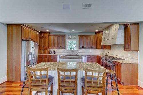 3407 Cameron Boulevard Home