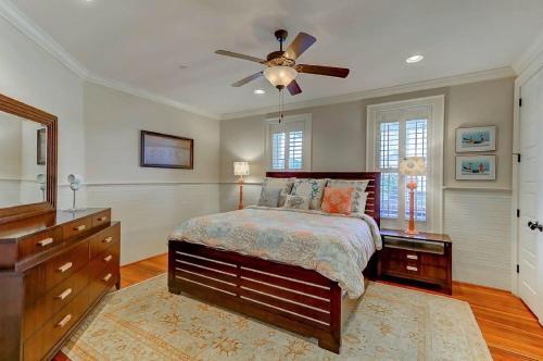 3407 Cameron Boulevard Home