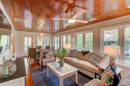 29 Twin Oaks Cottage