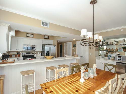 Ocean Palms 303