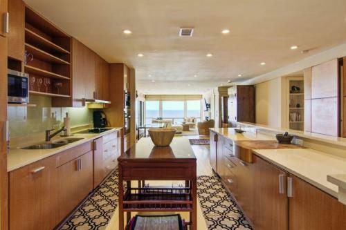 1403 Ocean Club