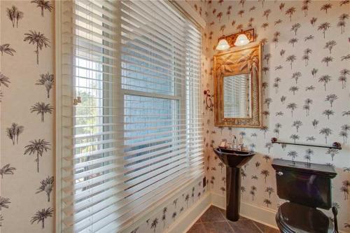 33rd Avenue 4
