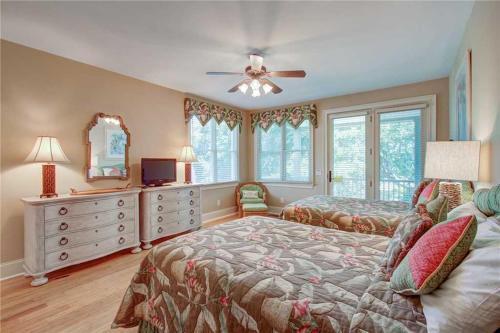 33rd Avenue 4