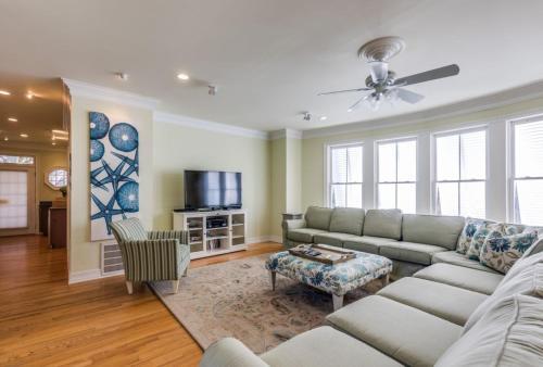 54th Ave 14 - Sandy Shanty Home