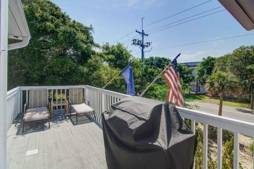 12 42nd Avenue
