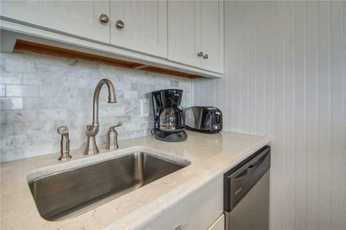 Sea Cabin 347-c