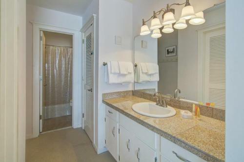 14 Beachwood East