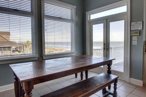 502 Ocean Blvd