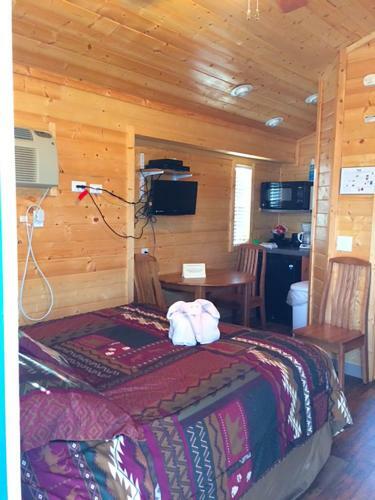 Pio Pico Camping Resort Studio Cabin 9