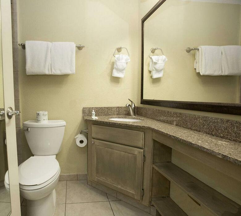 Park Lane Hotel & Suites