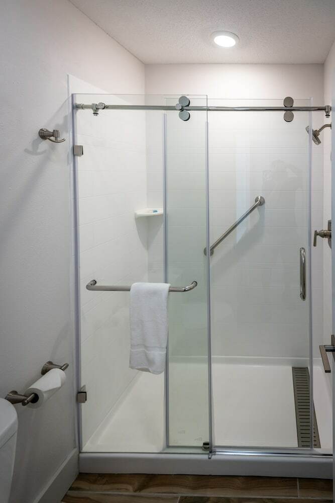 Park Lane Hotel & Suites