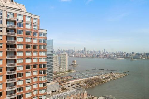 Apartamento Skyline Luxury Home Suites At Newport II