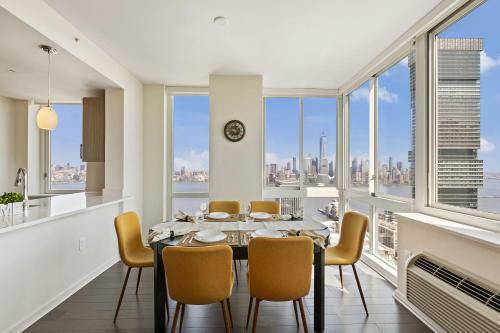 Apartamento Skyline Luxury Home Suites At Newport II