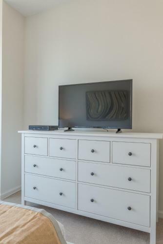 Apartamento Skyline Luxury Home Suites At Newport II