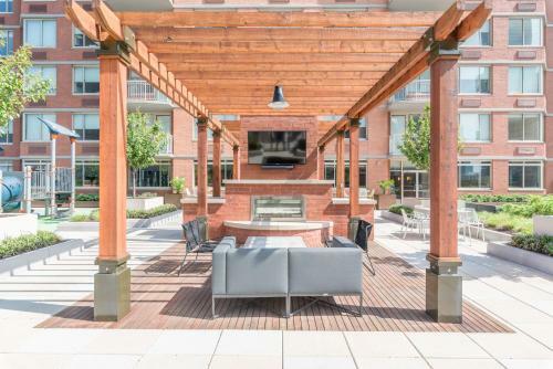 Apartamento Skyline Luxury Home Suites At Newport II