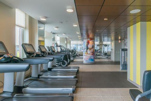 Apartamento Skyline Luxury Home Suites At Newport II