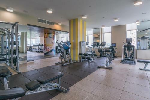 Apartamento Skyline Luxury Home Suites At Newport II