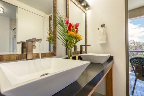 Apartamento New! Updated! Modern, Maui Beachfront With Central A/c Condo