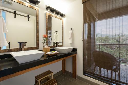Apartamento New! Updated! Modern, Maui Beachfront With Central A/c Condo
