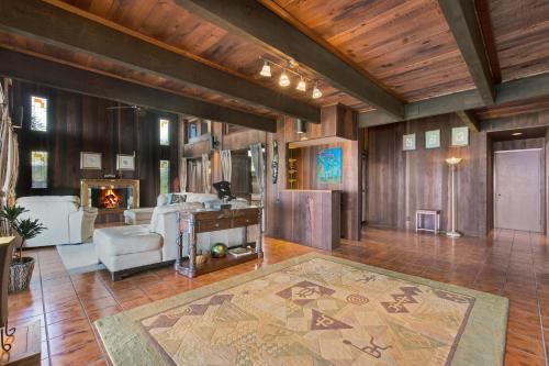 Villa Ailina House