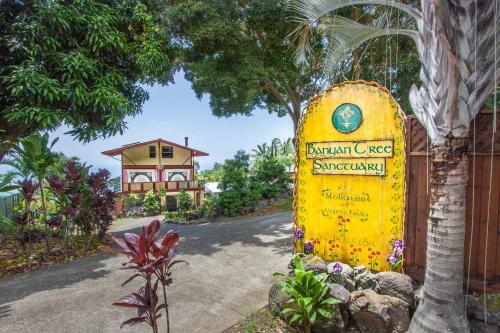 Hostal Banyan Tree Sanctuary Guest House