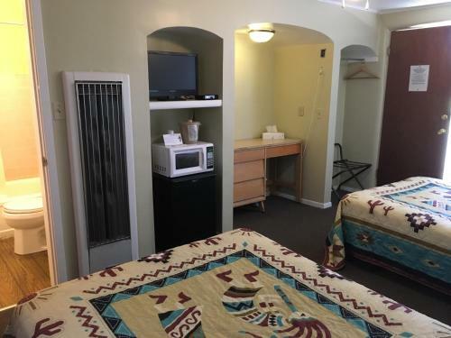 Sun -n- Sand Motel