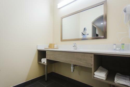Hotel Palace Inn Katy Mills