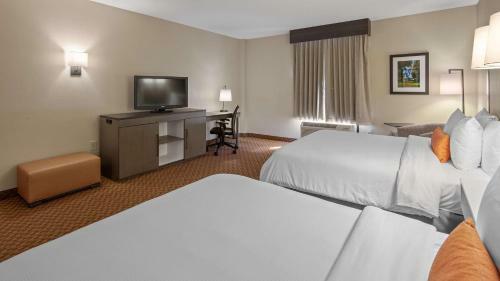 Best Western Plus Kendall Hotel & Suites