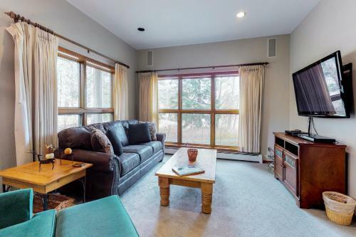 Alpenglow Lodge