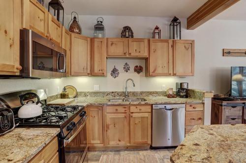 Apartamento 8768 Trappers Crossing Condo