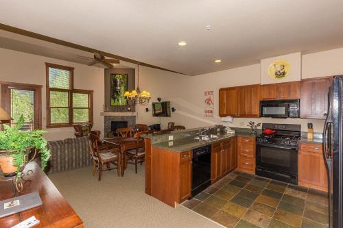 Red Hawk Townhome #2331 Townhouse