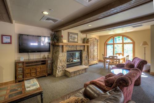Red Hawk Townhome #2331 Townhouse