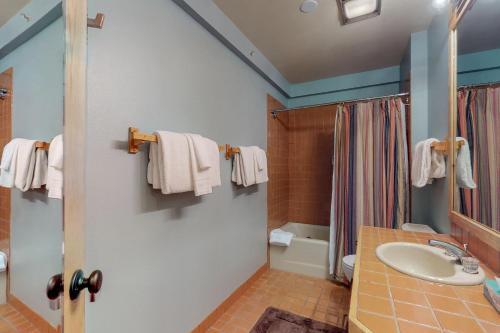 Apartamento Liftside Condominiums 306
