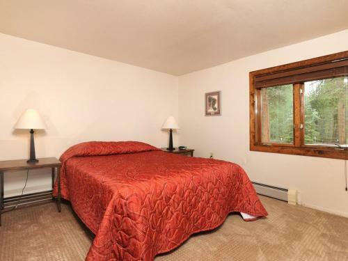 Blue Spruce House 7022