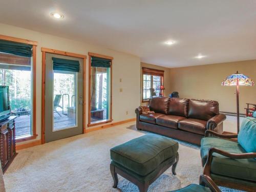 037 Vineyard House