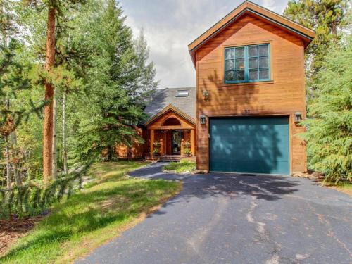037 Vineyard House
