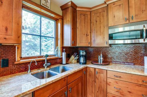 037 Vineyard House