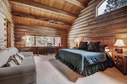 44 Arapahoe Trail Cabin