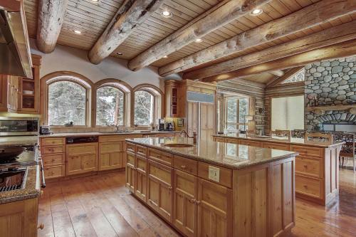 44 Arapahoe Trail Cabin