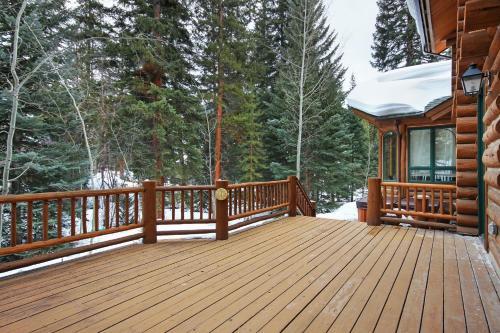 44 Arapahoe Trail Cabin