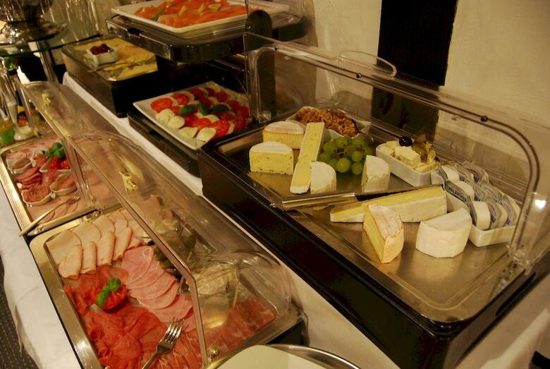 Dom Hotel Am R�merbrunnen