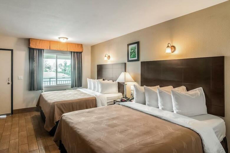 Hotel Quality Inn & Suites