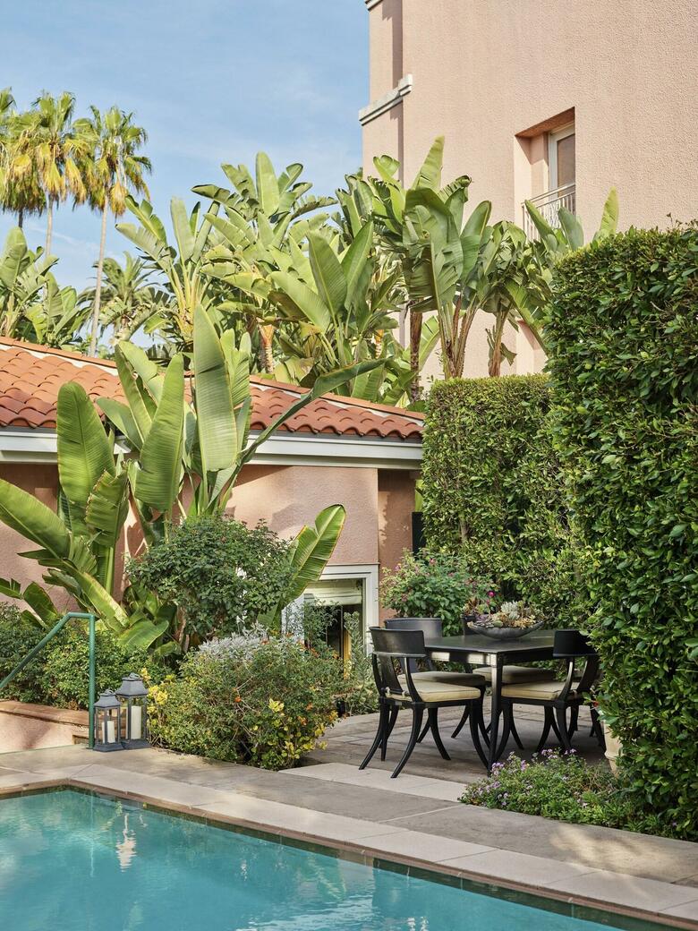 Beverly Hills Hotel And Bungalows