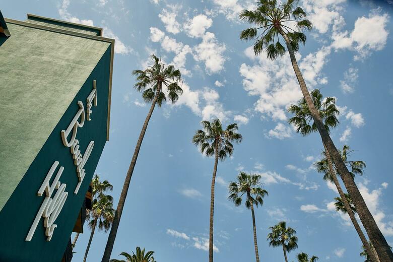 Beverly Hills Hotel And Bungalows
