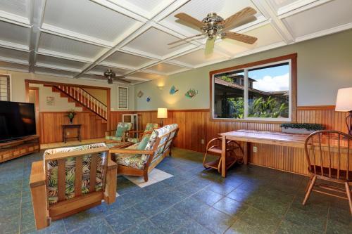 Halama Hale - Four Bedroom Home