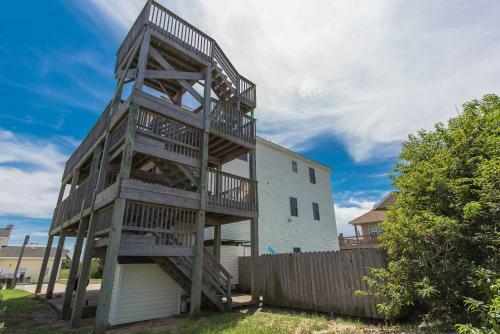 Boss's Playhouse