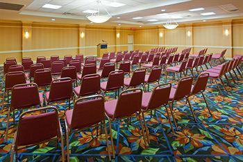 Holiday Inn Express Hotel & Suites